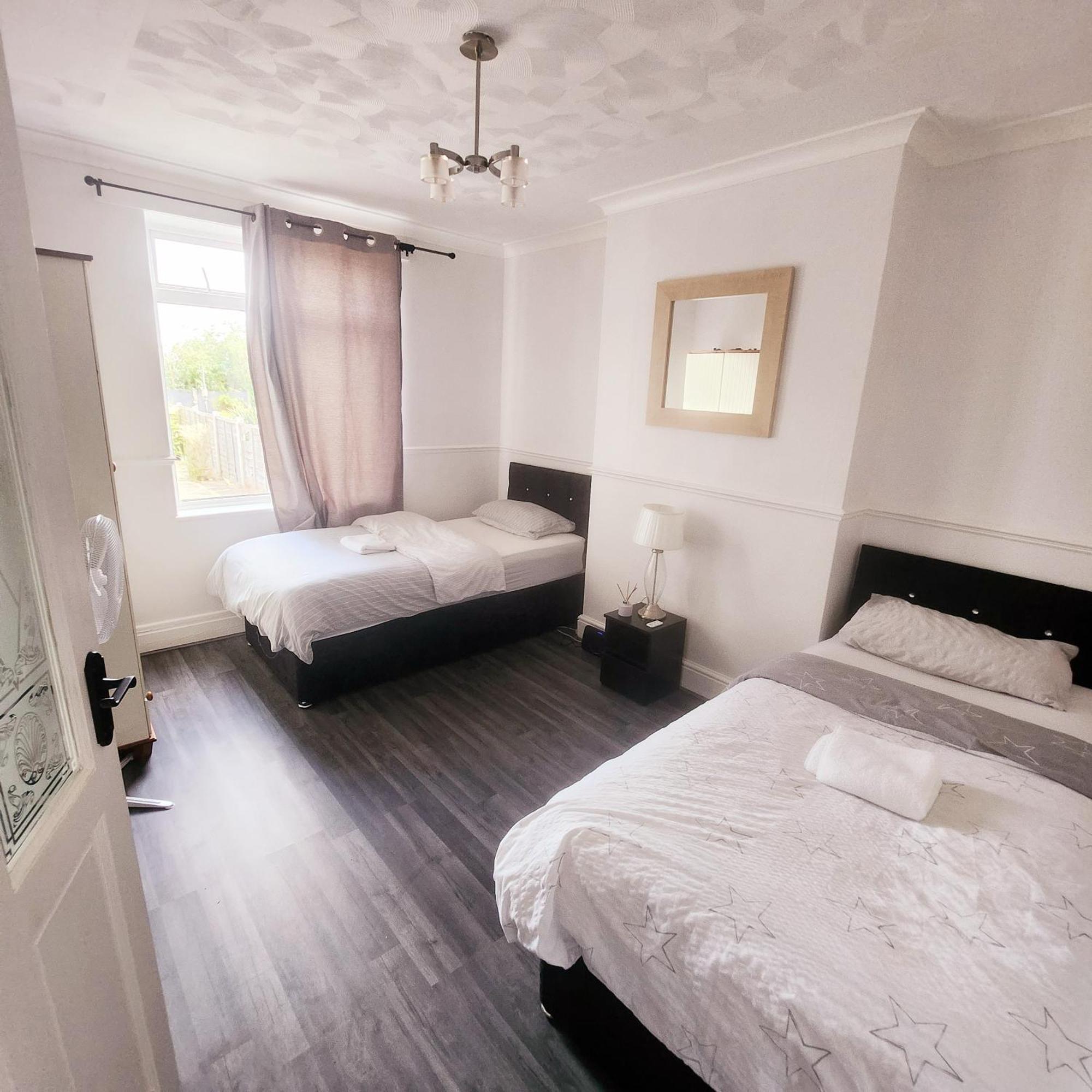 The Comfy Resort, Free Private Parking & Wifi, 9 Beds Colchester Exterior photo